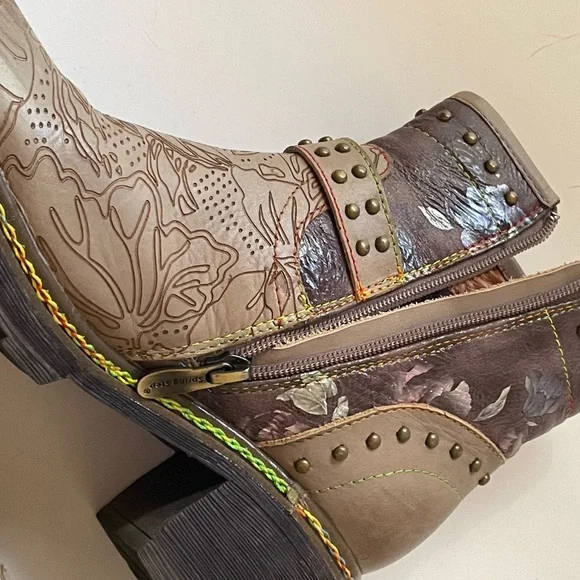 L'ARTISTE Embossed Taupe Ankle Boots with Studs - Picture 2 of 6